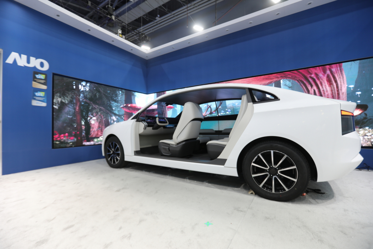 DUOBAO�����پW(w��ng)�l(f��)��ȫ��Smart Cockpit 2024�������@ʾ��(y��ng)�óɹ�����ጷ�Micro LED�K�O�@ʾ���g(sh��)���ܵ�ȫ���ǻ���œ���ԠI��ͻ����������ʽ��ҕ�X�w򞣬���¶��x�ǻ���œ���M���{���ˆT��ȫ��λ������